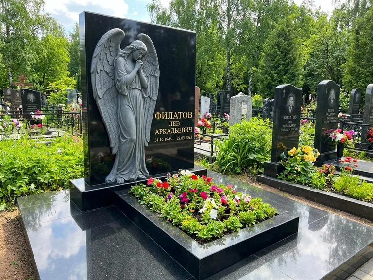 Памятник с барельефом — выполненная работа 31 в Сочи
