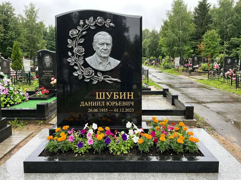 Памятник с барельефом — выполненная работа 34 в Сочи