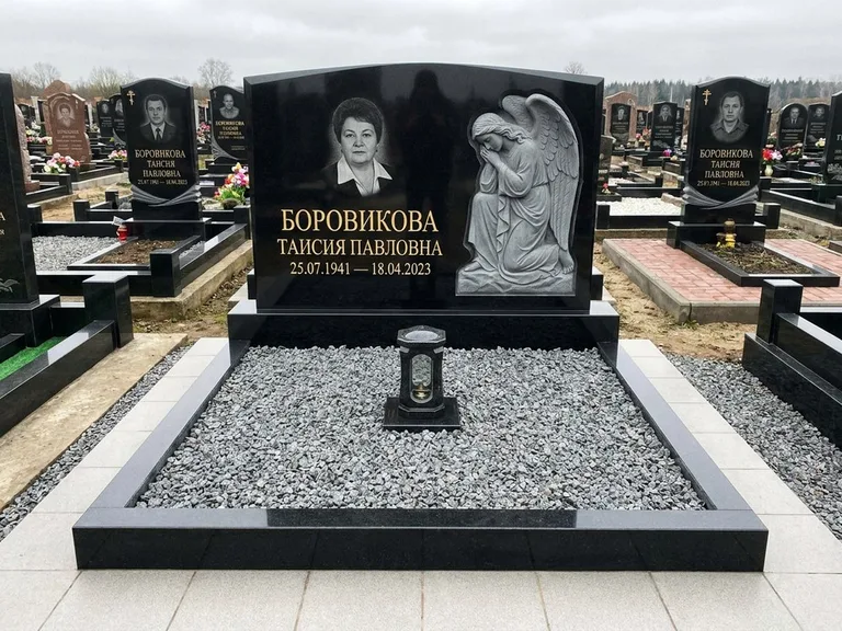 Памятник с барельефом — выполненная работа 38 в Сочи