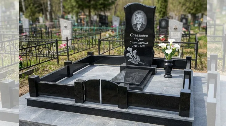 Памятник с гравировкой калл — выполненная работа «Савельева» в Сочи