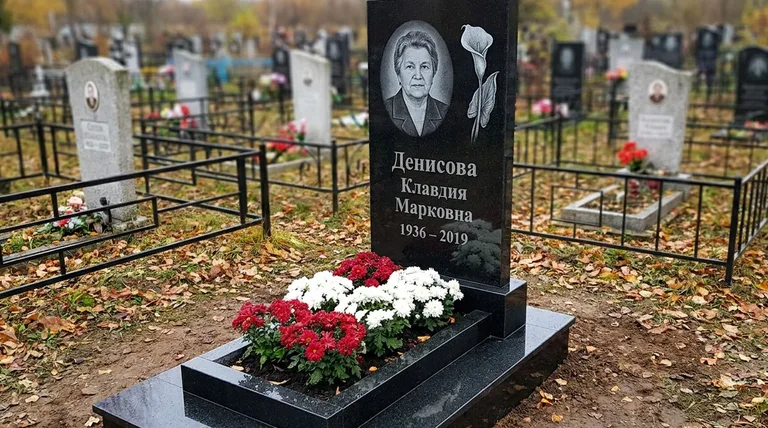Памятник с гравировкой калл — выполненная работа «Денисова» в Сочи