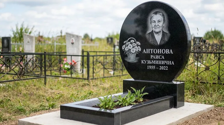 Памятник с гравировкой ромашек — выполненная работа «Антонова» в Сочи