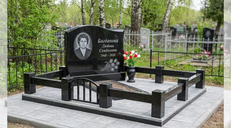 Памятник с гравировкой тюльпанов — выполненная работа «Богданова» в Сочи