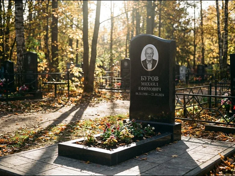 Овальный керамический портрет — установленная работа в Сочи