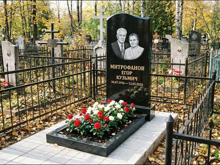 Гравировка портрета на чёрном граните — выполненная работа 17 в Сочи