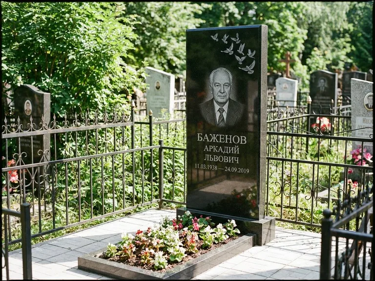 Памятник с гравировкой голубей — гравировка стаи голубей, взлетающей от угла стелы, работа «Баженов» в Сочи