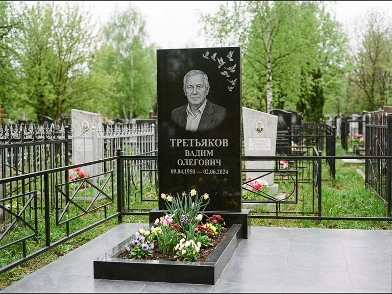 Памятник с гравировкой голубей — гравировка стаи голубей, взлетающей от угла стелы, работа «Третьяков» в Сочи