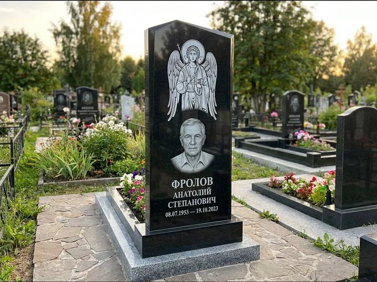 Памятник с гравировкой иконы — Владимирская икона Божией Матери с Младенцем, работа «Мельникова» в Сочи