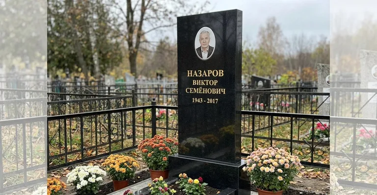 Памятник с цветником, Памятники мастерской «Мастер Каменев» на кладбищах Ростова-на-Дону