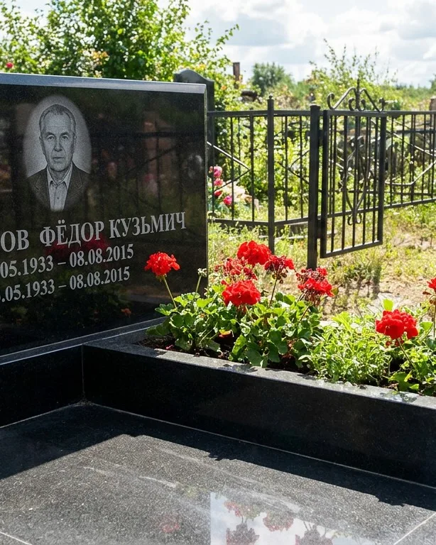 Двойной памятник под ключ с крестом в Сочи