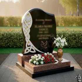 Гранитный памятник с мемориальным комплексом - ПН146