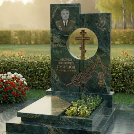 Гранитный памятник с круглым проемом и голубем, гранит Балтик грин